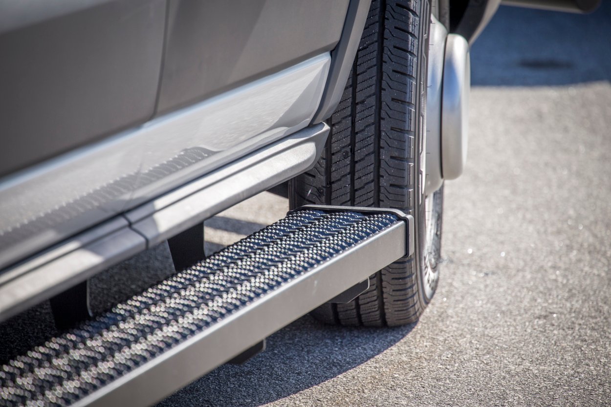 LUVERNE-Grip-Step-Running-Boards-Commercial-Cargo-Van